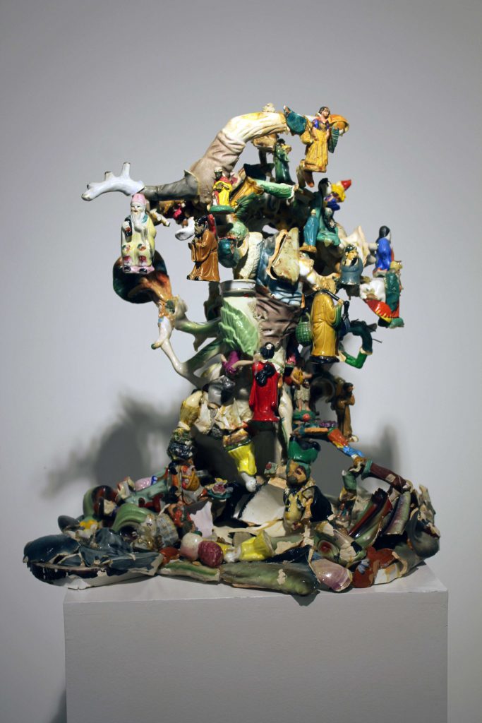 L'Arbre (hommage à Jacques Callot), 70 x 40 x40 cm, assemblage de céramiques, 2002-2014.